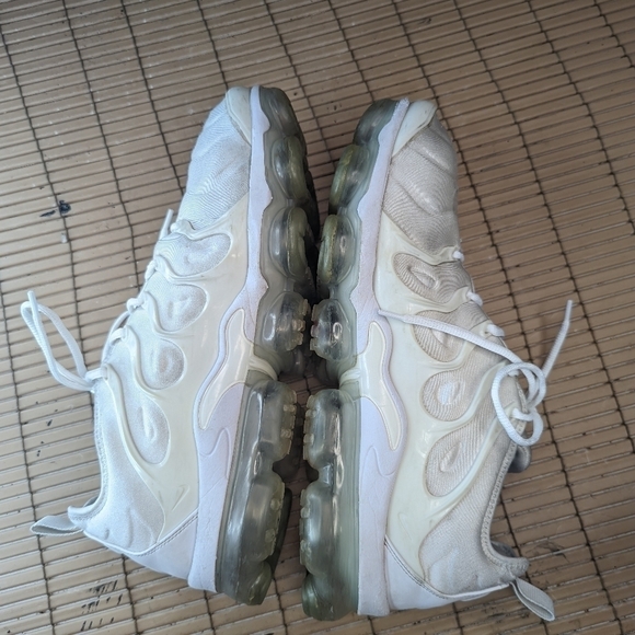 Nike Air Vapormax Plus #924453-100 in Triple White. Men\'s Sz 12 main image 10